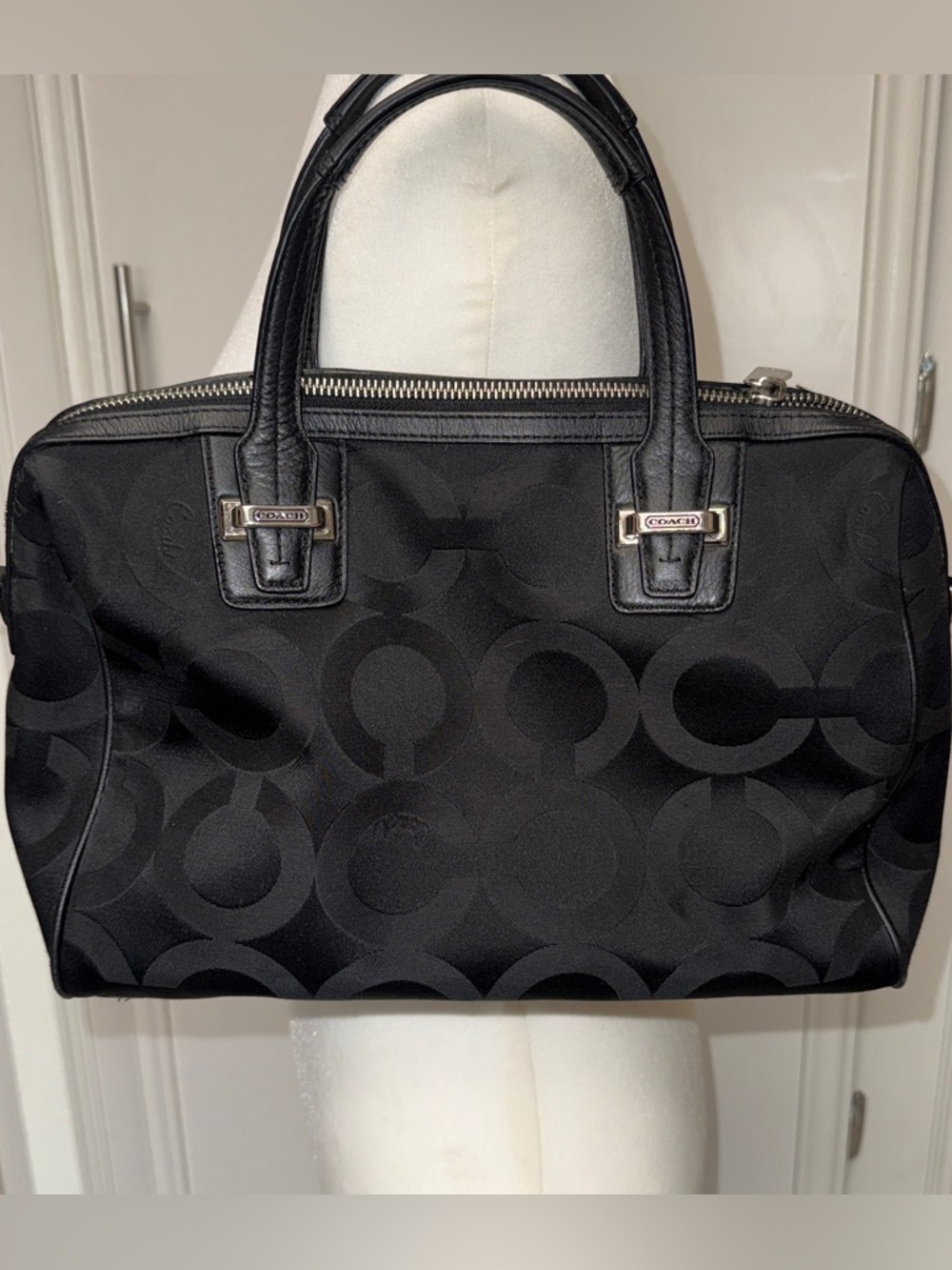 Coach Taylor Op Art Signature Satchel (model F25503)